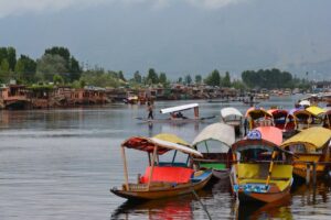 Kashmir trip packages: What to Do During Your Winters