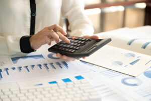 A Complete Guide to Equity Valuation in Dubai’s Financial Market