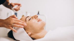 Deep Cleansing Facial with Extraction in Dubai