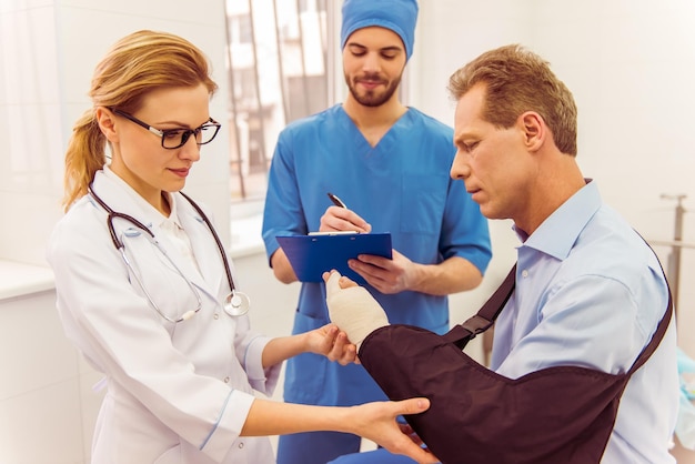 Expat Health: Why a Doctor at Home in Dubai is Essential