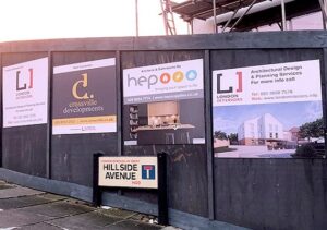 Why Aluminium Composite Sign Boards Dominate Building Sites