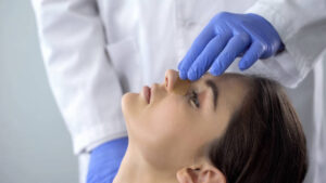مراجعة شاملة لجراحة تجميل الأنف في الرياض: الأسعار والنتائج