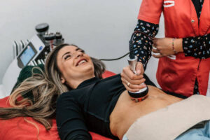 هل تبحث عن عملية نحت الجسم في الرياض؟ إليك التفاصيل