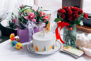 Surprise Your Girlfriend on Her Birthday 60-Minute Delivery from Online Store