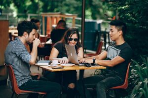 How College Consulting Services Help Students Get Into Top-Tier Universities