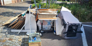 benefits of hiring professional junk removal service