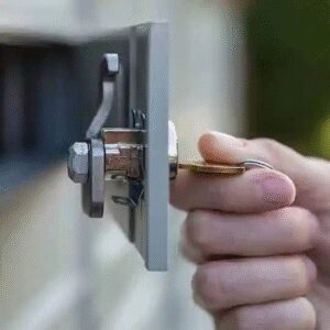 How a Professional Mailbox Locksmith in Bolingbrook Saves You Money