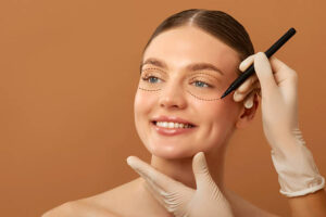 جراحة رأب الجفن في الرياض: التجميل والوظيفة معاً