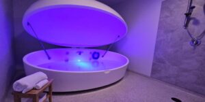 What Role Do Float Tanks Play in Mental Clarity and Focus?