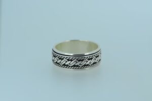 How to Style Plain Sterling Silver Rings for Any Occasion