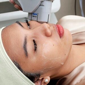 What Benefits Do Dermal Fillers Offer for a Refreshed and Youthful Look?