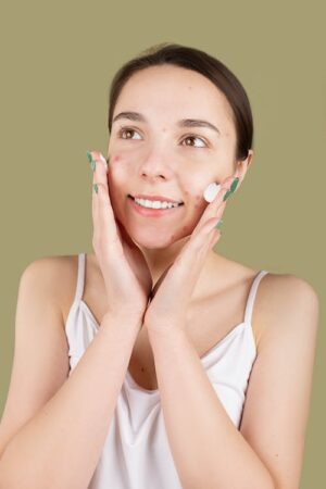 How do I choose the right acne scar treatment in Dubai for my skin type?