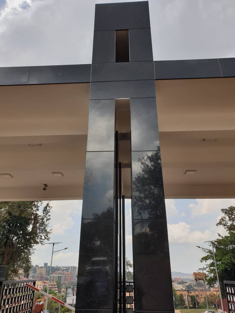 Suspended Ceilings in Uganda: Design Trends, Grid Options and Installer Guide