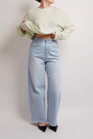 From Casual to Chic: Unlocking the Fashion Potential of Light Wash Jeans