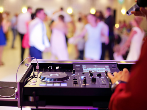 The Timeline Remix: How a Pro DJ Flows Through the Reception Like a Setlist!