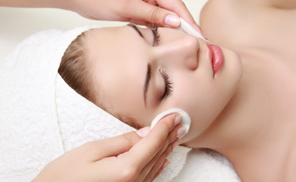Deep Cleansing Facial with Extraction
