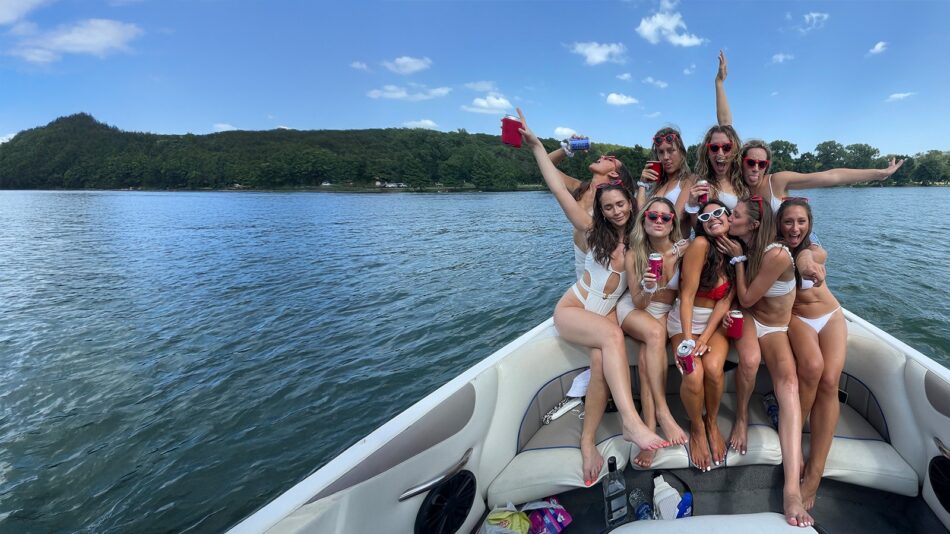 Boat Rental with Captain – Stress-Free and Memorable Adventures