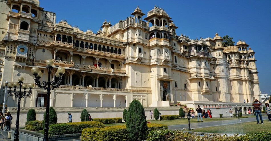 Explore the Royal Splendor of India with Rajasthan Tour Packages