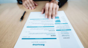 Human Experts Offering Resume Help and CV References for Job Wins