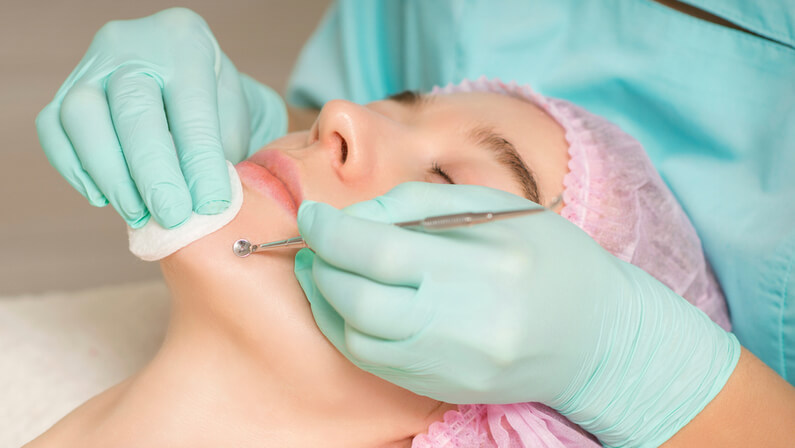 Combining Deep Cleansing Facial with Extraction and Exfoliation