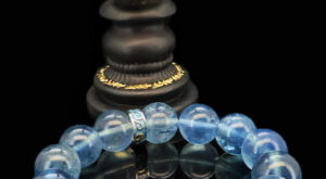 What Is a Golden Rutilated Quartz Bracelet and What Does It Do?