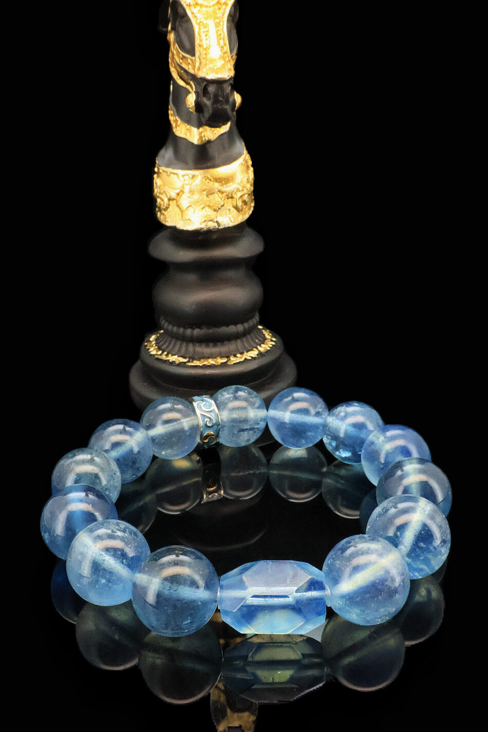 What Is a Golden Rutilated Quartz Bracelet and What Does It Do?