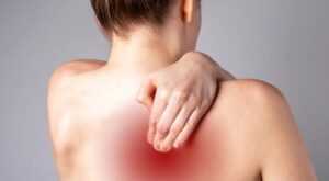 Left Shoulder Blade Pain: When to See a Doctor