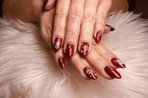 Elegant Holiday Nail Designs to Shine at Every Seasonal Event