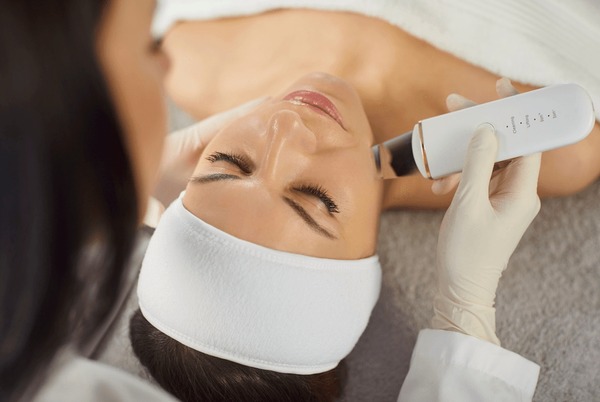 Benefits of a Deep Cleansing Facial with Extraction for Clearer Skin