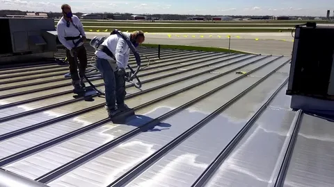 Continuous foam for roofs