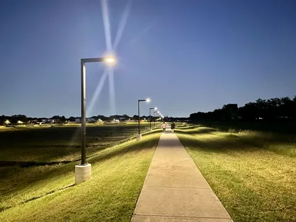 solar street light uae