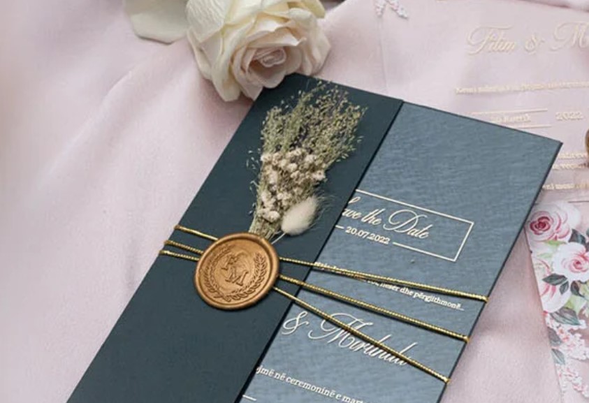 Modern Touches in Traditional Pakistani Wedding Cards