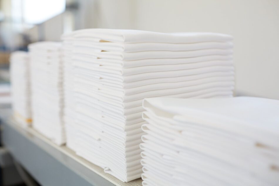 Effektiv vask af sengetøj med miljøvenlige vaskemidler og høj hygiejne