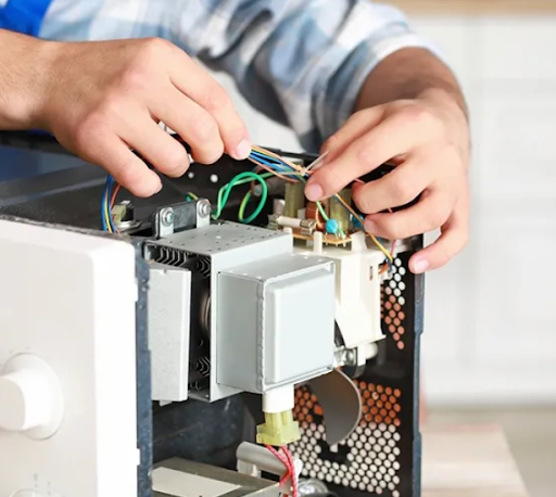 Expert Residential Microwave Repair in Versailles