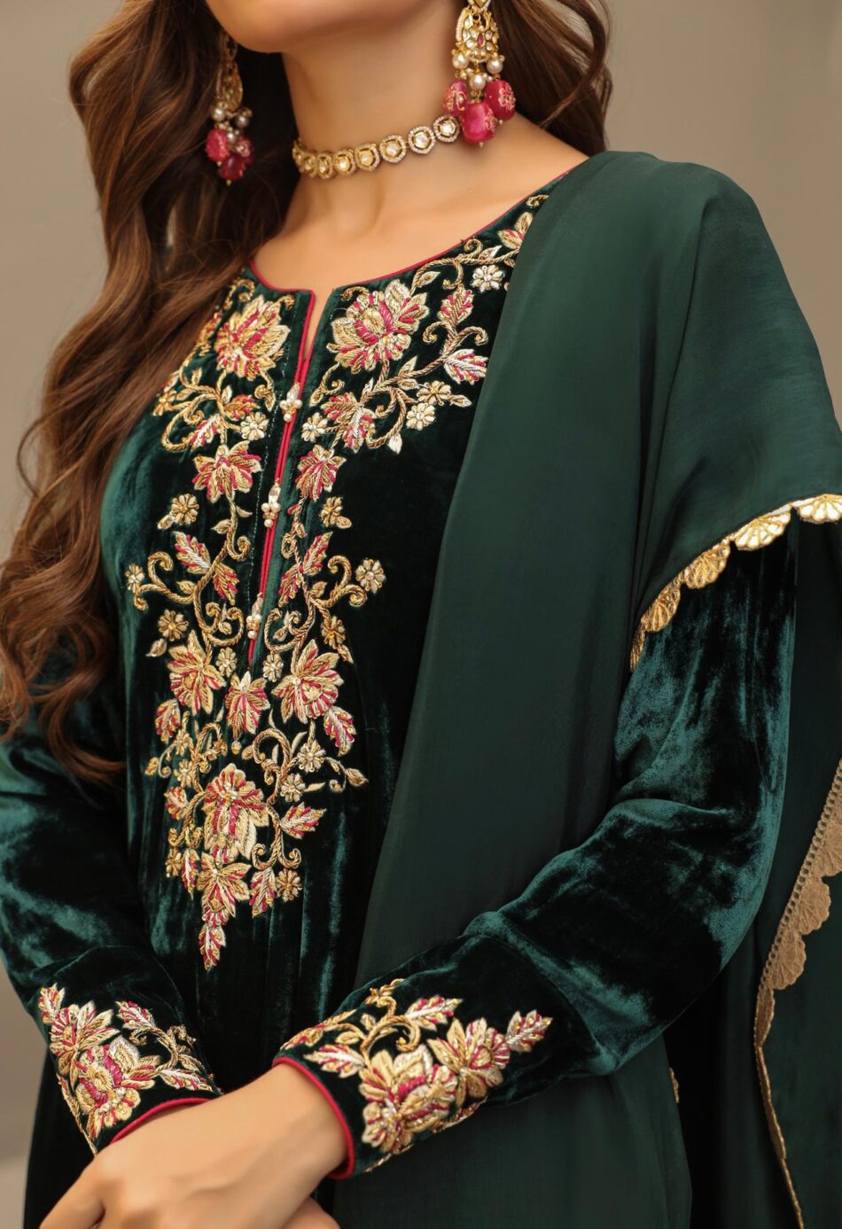 Why Alizay Clothing Is Redefining Modern Pakistani Fashion in 2025