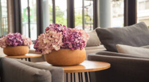 Why Hotels Are Choosing Artificial Flowers for Long-Lasting Ambience