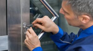 How to Choose the Best Locksmith for Home Lockout Services
