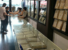 How can customers find an authentic Mangalsutra Nz and Gold Mangalsutra at Krishna Jewellers New Zealand that combines traditional symbolism?